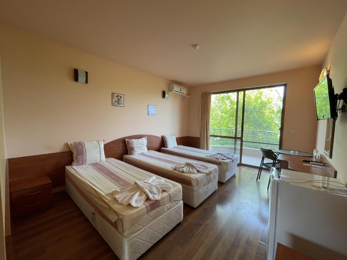 Hotel Vega Kranevo Buitenkant foto