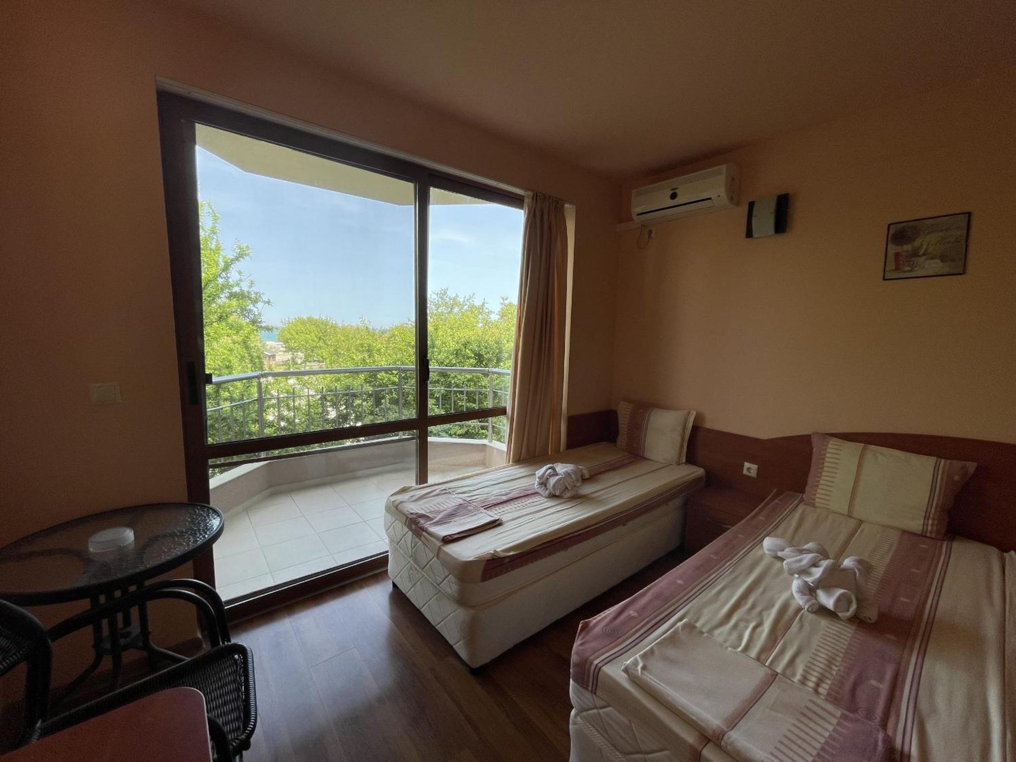 Hotel Vega Kranevo Buitenkant foto